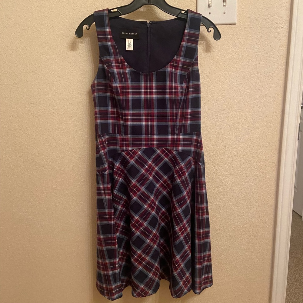 Navy red and white preppy plaid dress w flirty skirt fit, brand new condition